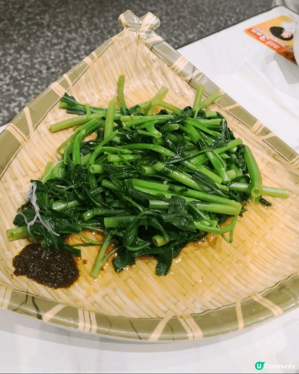 今次想推薦亞參雞飯食，確實隻海南雞真係好滑，一d都唔鞋口，而...