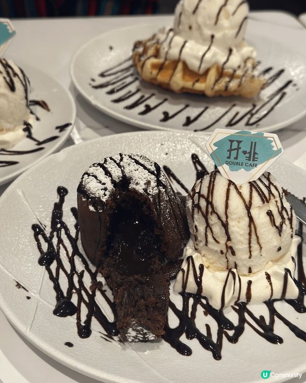 位於旺角的cafe，西餐及飲品都非常適合打卡，味道亦不錯，仲...