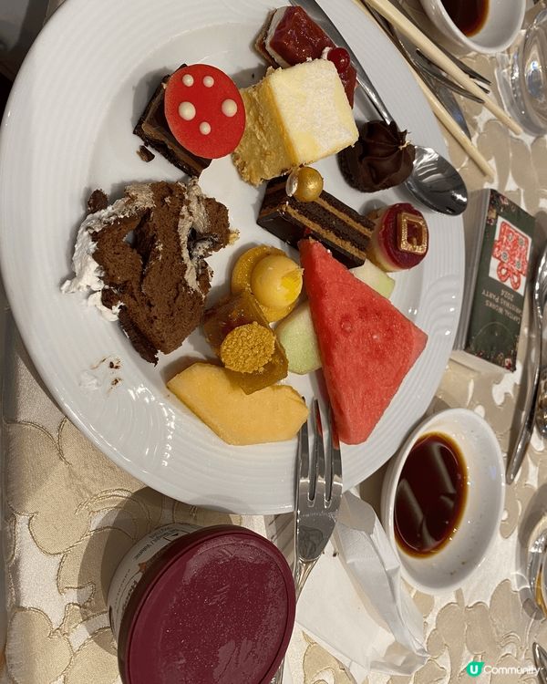 如心酒店的自助餐種類頗多，壽司甜品熟食等都齊全，質素不錯！