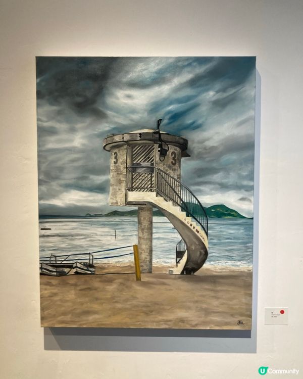 🏊‍♂️🎨 水中藝術展覽，感受城市之美！