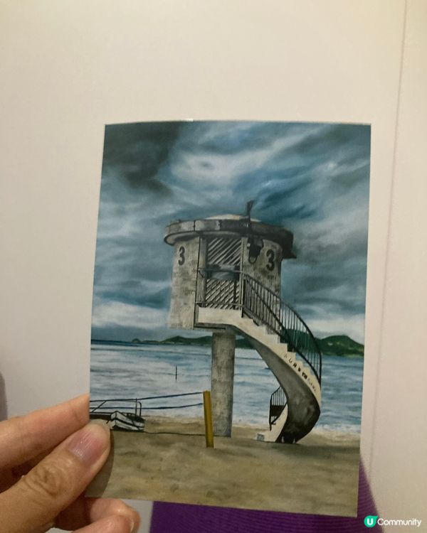 🏊‍♂️🎨 水中藝術展覽，感受城市之美！