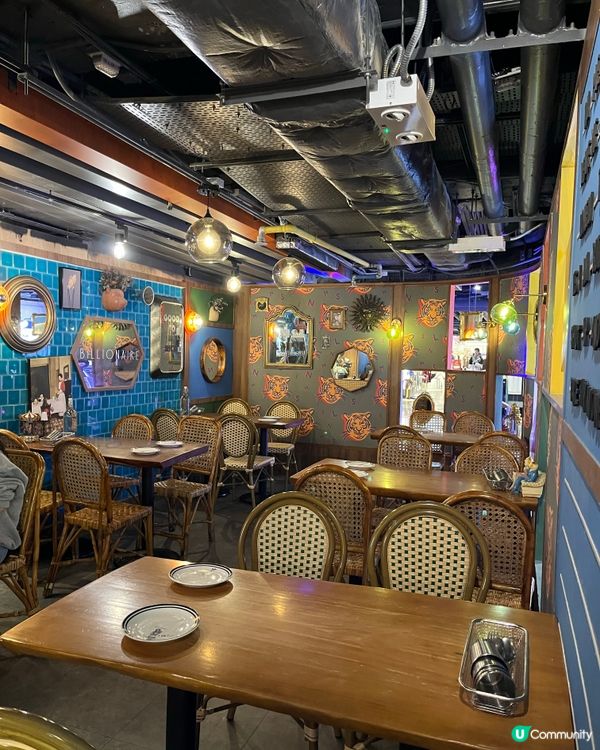 🎨🍰畫板蛋糕！😋

呢件蛋糕真係好正！😋  可以自己畫畫，仲