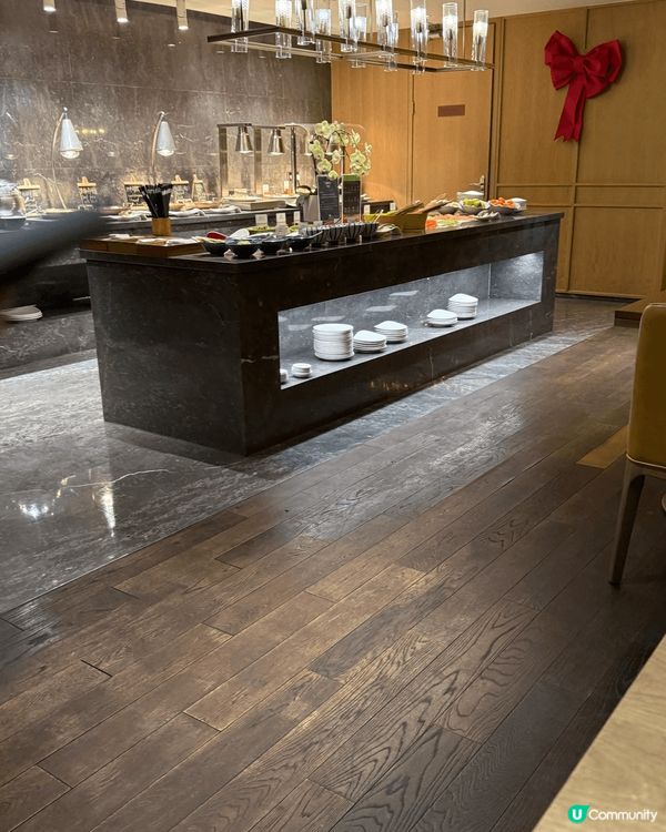 深圳龍華希爾頓逸林酒店嘅自助晚餐好豐富，尤其是係啲甜品全部細...