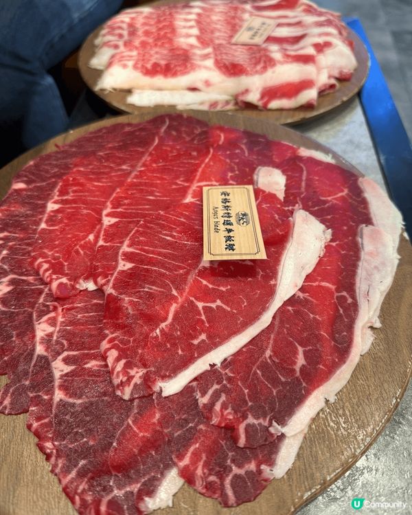 去了牛大人食火鍋，一次過食到5款不同的牛，嚐到不同口感、不同...