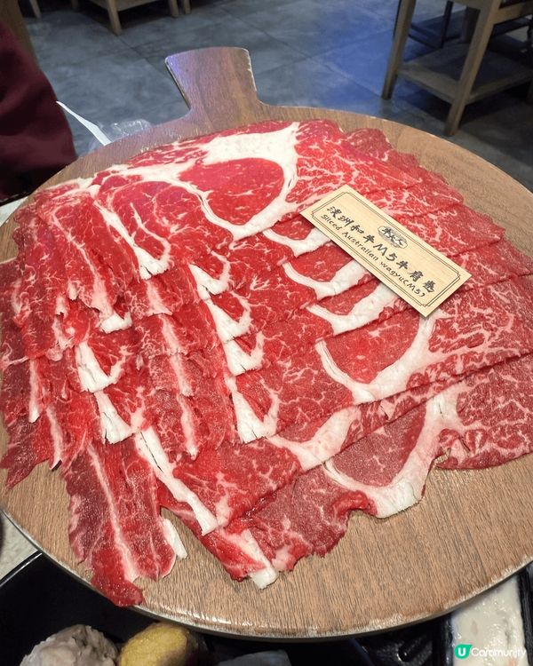 去了牛大人食火鍋，一次過食到5款不同的牛，嚐到不同口感、不同...