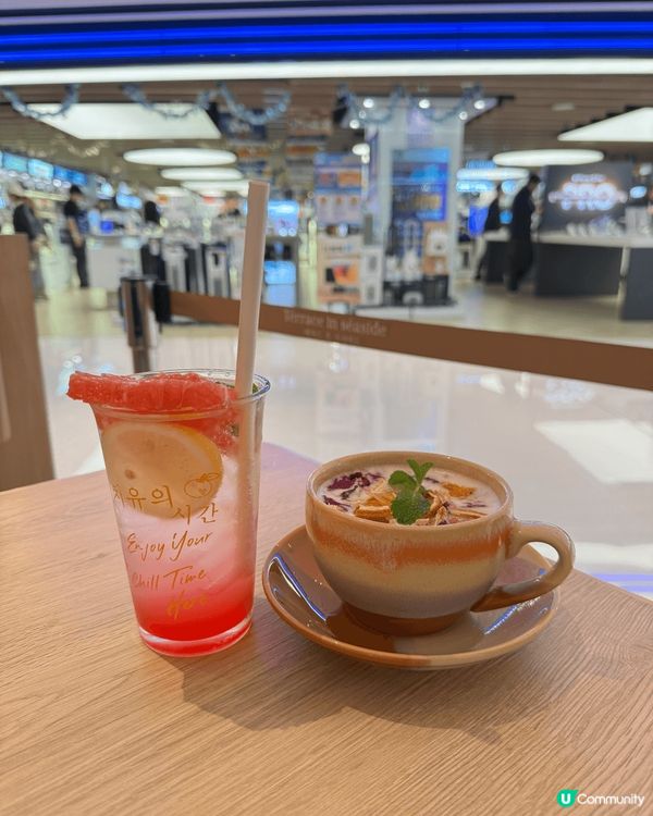 Terrace in seaside，餐廳環境好chill，...