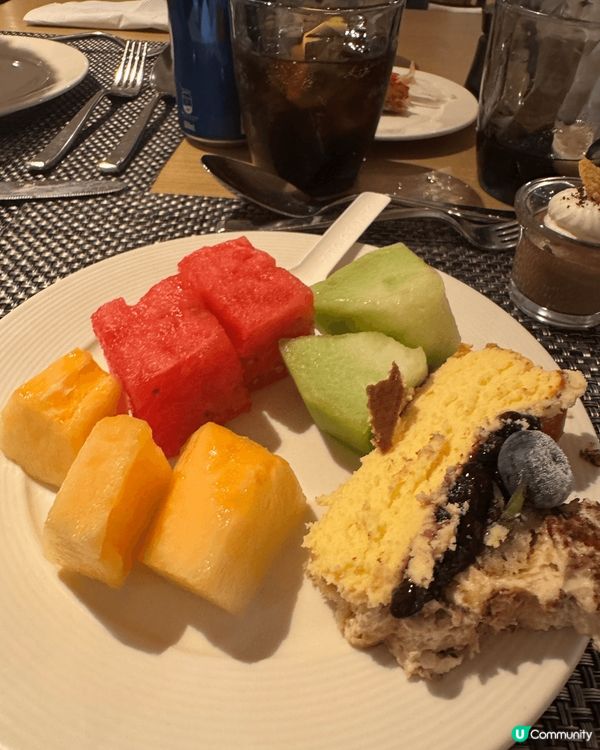 萬麗海景酒店甜品真的很出色😋特別是它的咖啡味芝士蛋糕同藍莓芝...