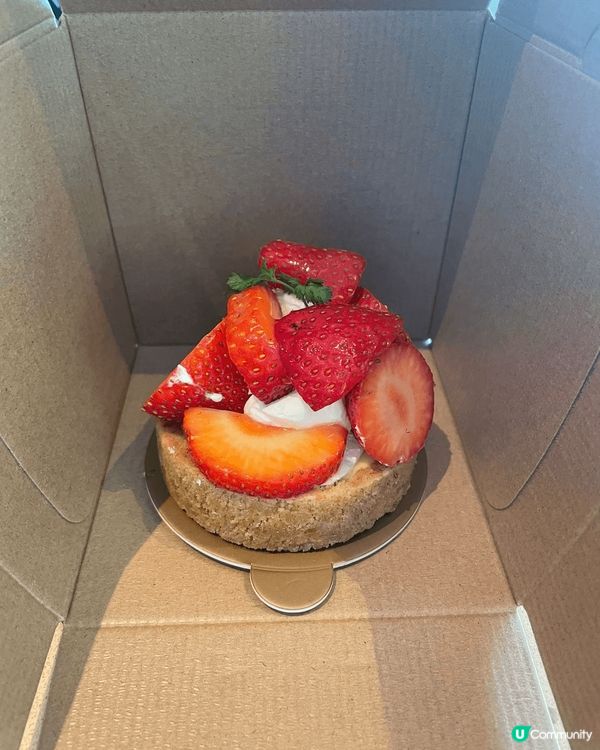 第一張相的甜品是來自 Simple life的士多啤梨撻。