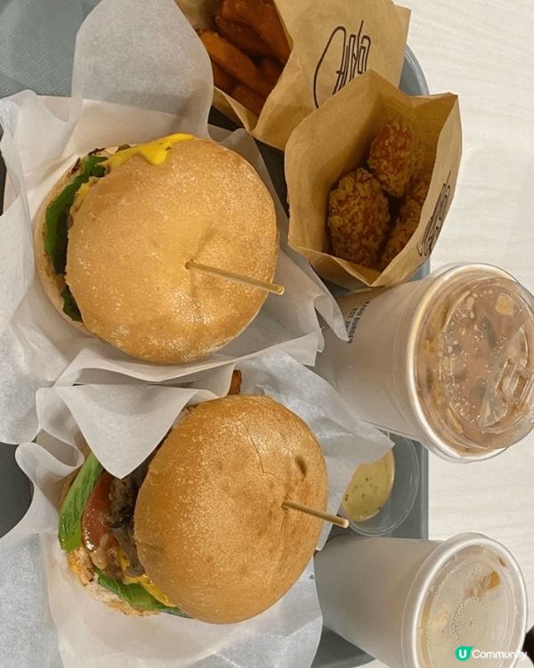 我推薦嘉寶漢堡 🍔！我上次去嘉寶漢堡食左黑松露芝士牛堡，黑松...