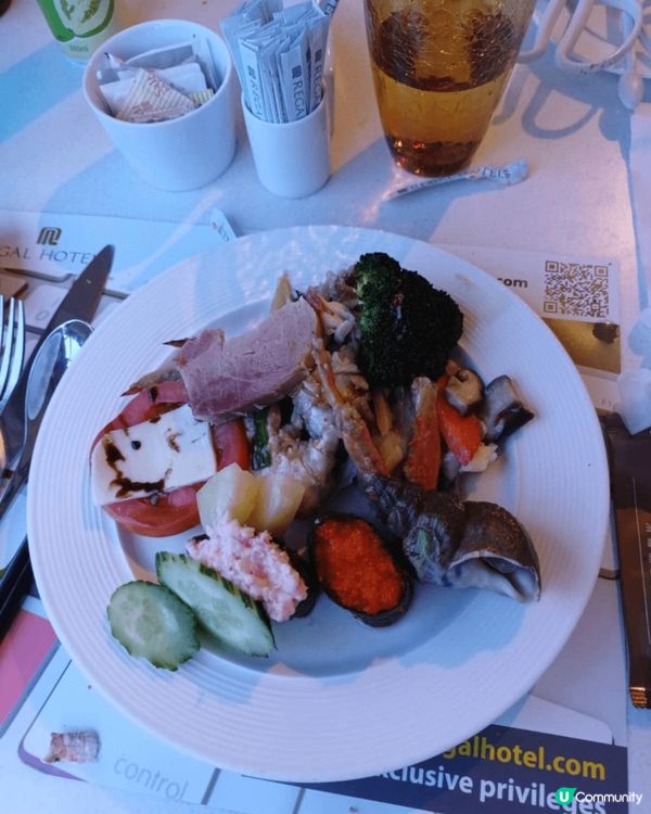 沙田麗豪酒店下午茶自助餐非常出色，人頭湧湧，有好多嘢食，包羅...