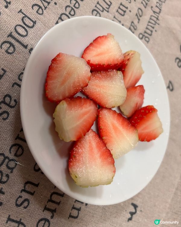 韓國士多啤梨,味道又真係唔錯,同日本嘅士多啤梨有種截然不同嘅...