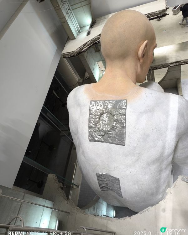 深圳萬象天地巨人展