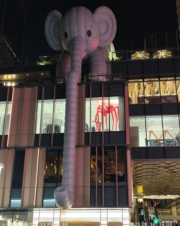 深圳萬象天地巨人展