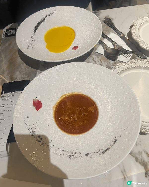 去咗深圳嘅魔女主廚西餐食嘢，啲嘢食幾好，個擺盤亦都好靚，嗰度...