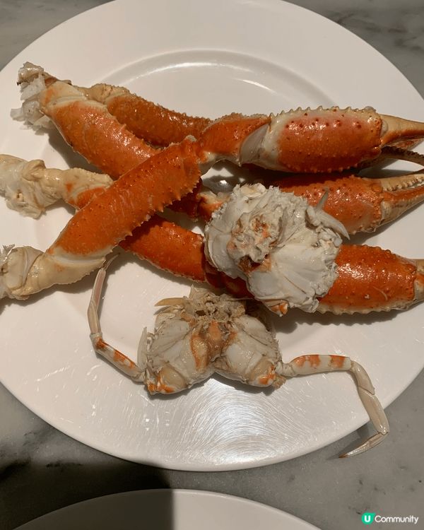 萬豪酒店自助餐有豐富食物，沙律，海鮮，甜品非常美味😋