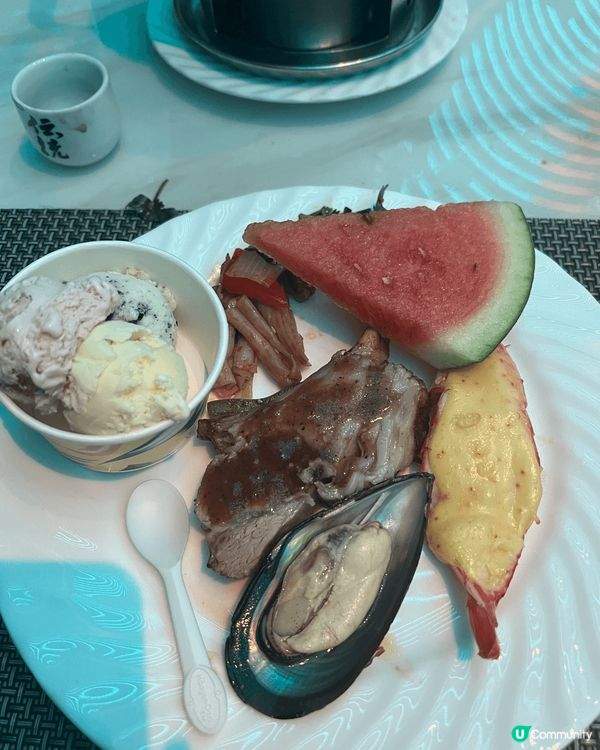 第一次在深圳旋轉餐廳自助餐，食完剛好轉個一個圈！