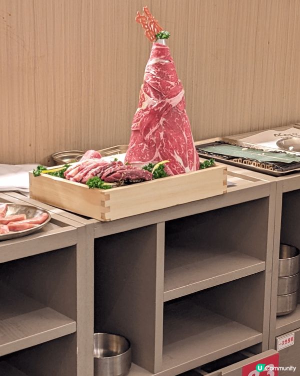 西塔老太太炭爐烤肉，炭燒鰻魚非常好味，外脆內軟，夾住紫菜食非...