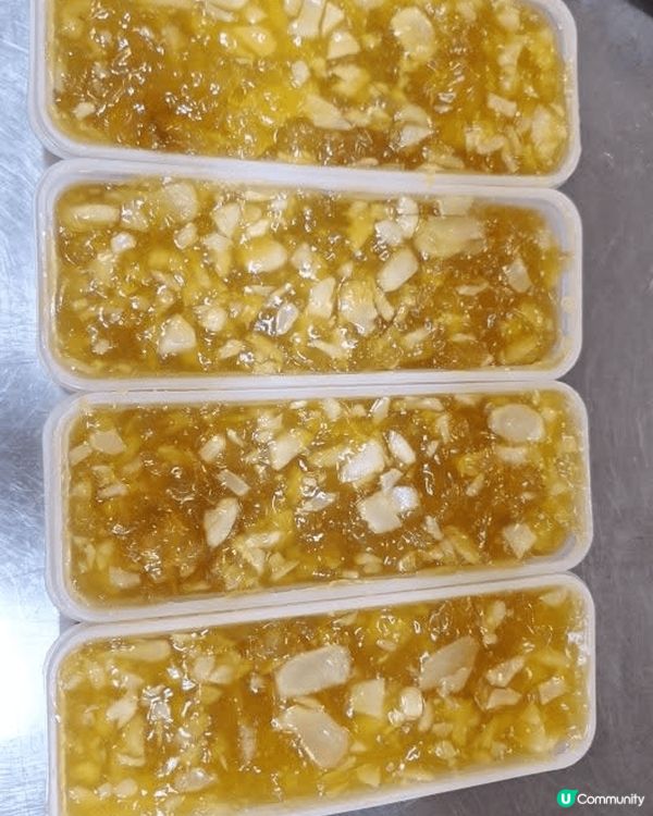 新年一家人一齊食住熱辣辣盤菜，再加埋自家製馬蹄糕及蘿蔔糕，過...