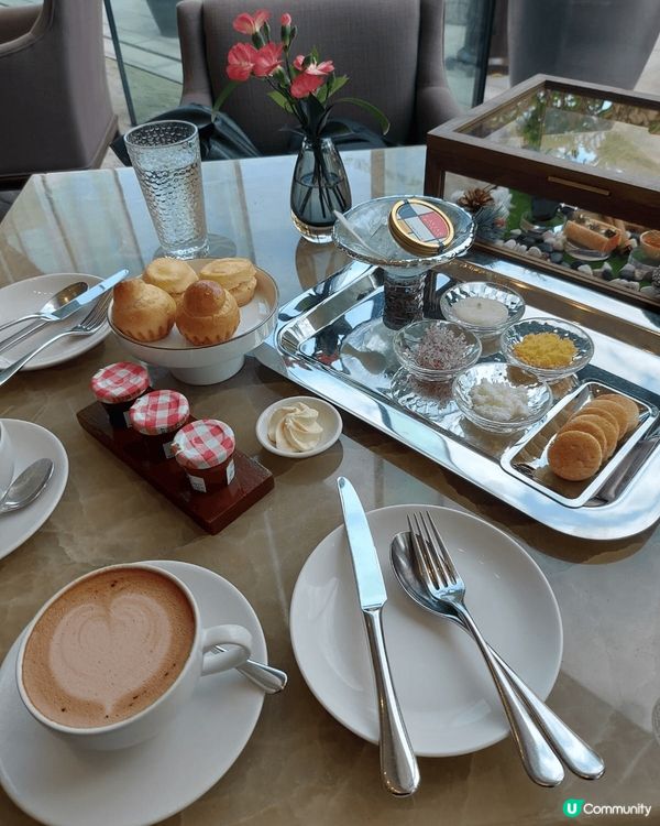 嘉里酒店的下午茶非常好吃， 而且價錢也不貴，值得一試。
