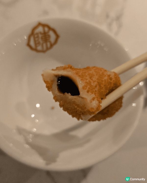 餐廳是灣仔的陳家廚房，環境高雅，適合三五知己相聚，餐點相當不...