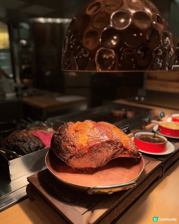 Klook 買二送一嘅香格里拉自助晚餐，好多選擇，主要是海鮮...