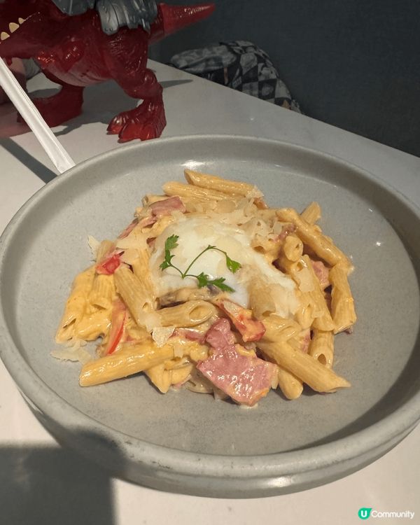 牧羊少年既手工磨古黑松露意粉好食彈牙。卡邦尼蛋汁香濃。腐乳炸...