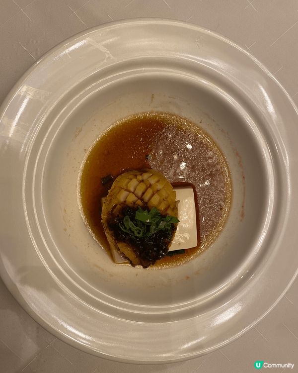 位於尖沙咀香格里拉酒店的香宮非常有名，今日跟家人去提早吃團年...