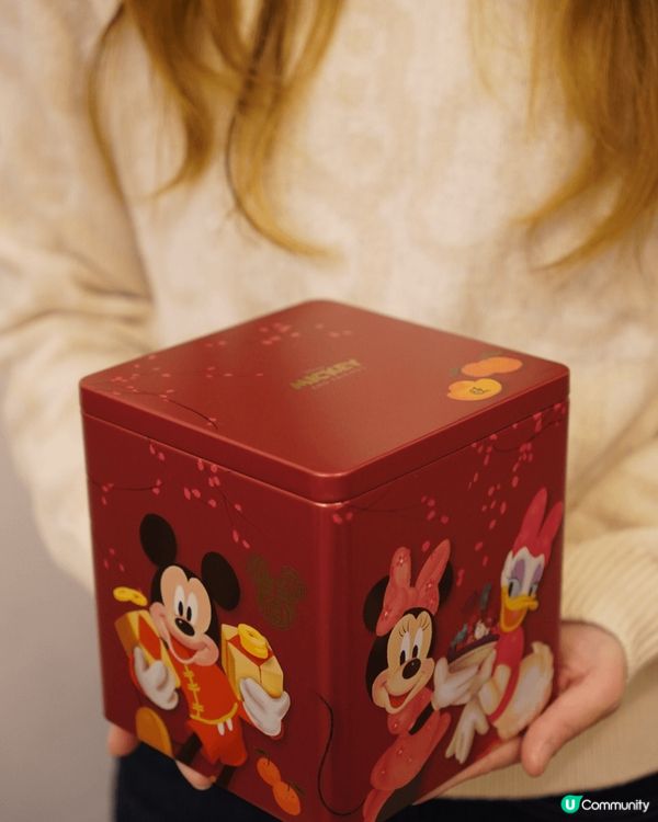 奇華餅家最新推出嘅迪士尼系列賀年禮盒，兩款造型都好精緻，分別...