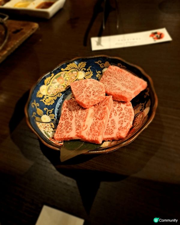 菠蘿咕嚕肉，咕嚕肉脆香，菠蘿系新鮮菠蘿汁多清甜。芝麻雞香脆，...