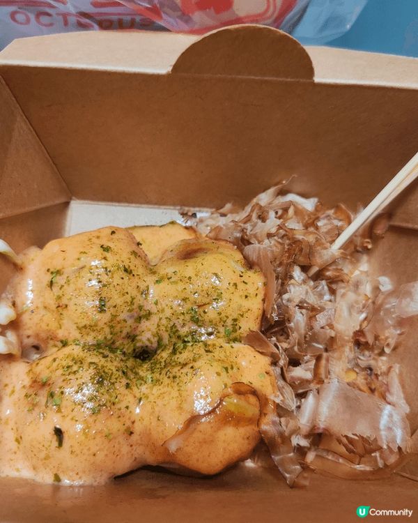 晚餐點了一個章三哥的冷麵餐，配上明太子章魚燒。再試了新出的布...