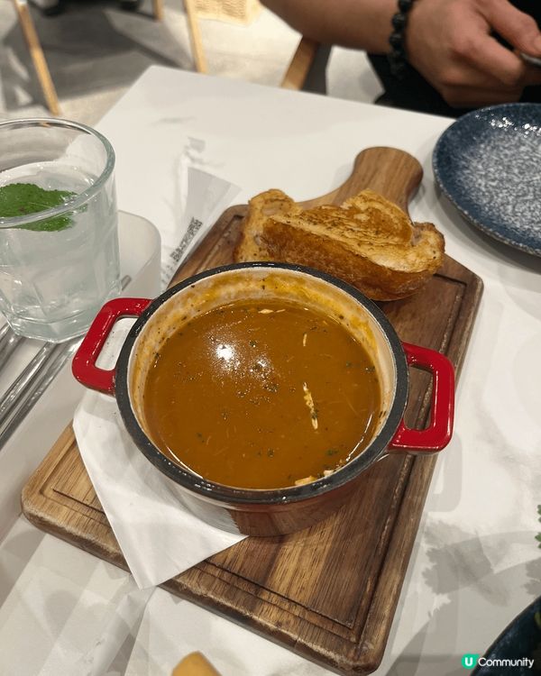 聖誕節當然同男朋友去食餐好~