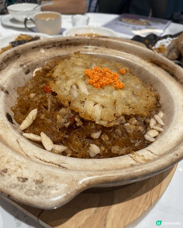 香馥樓的中菜令人垂涎，絕對是打卡的理想場所。**蟹肉粉絲煲*...