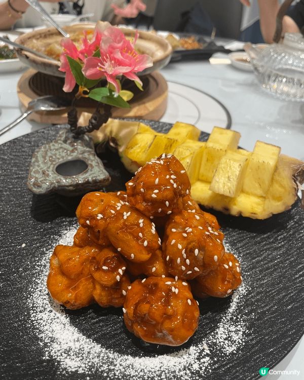 香馥樓的中菜令人垂涎，絕對是打卡的理想場所。**蟹肉粉絲煲*...