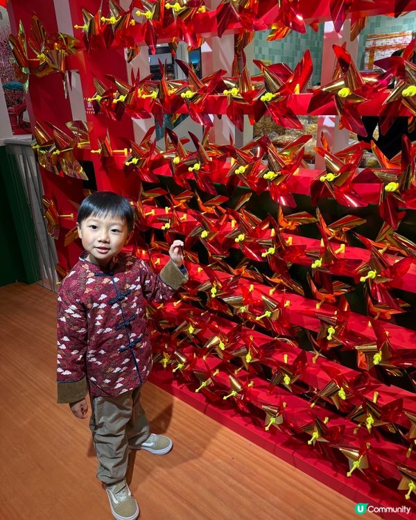 【 充滿懷舊風的香港老大街市集 】