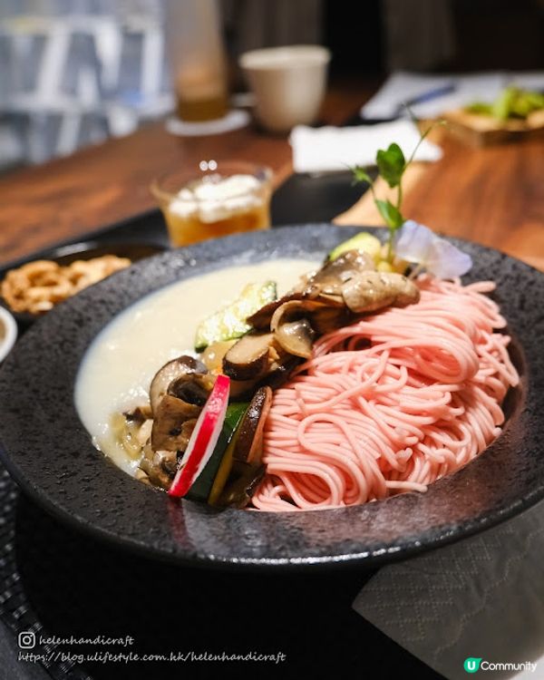 【吃下灣仔】 繁囂商業區中的心靈綠洲 - 素某