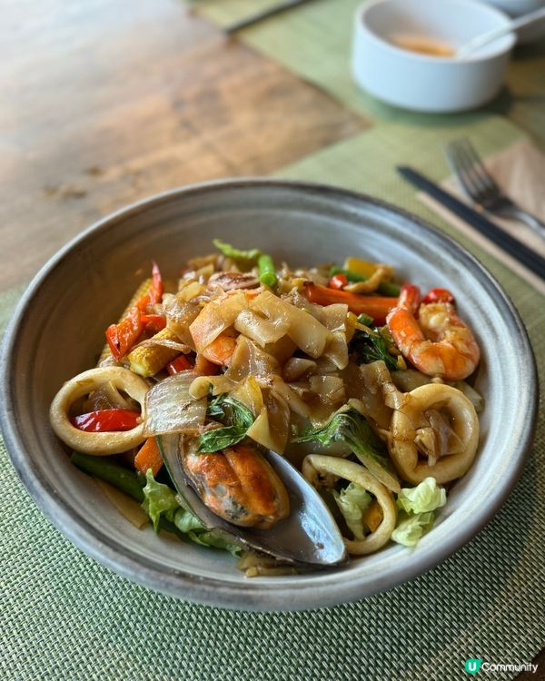 西灣河海濱嘆泰越風情 🌴☀️