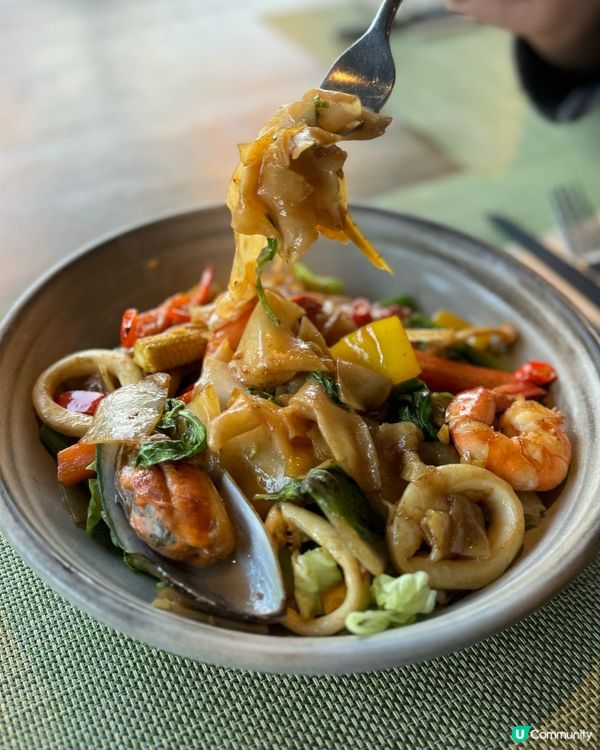 西灣河海濱嘆泰越風情 🌴☀️