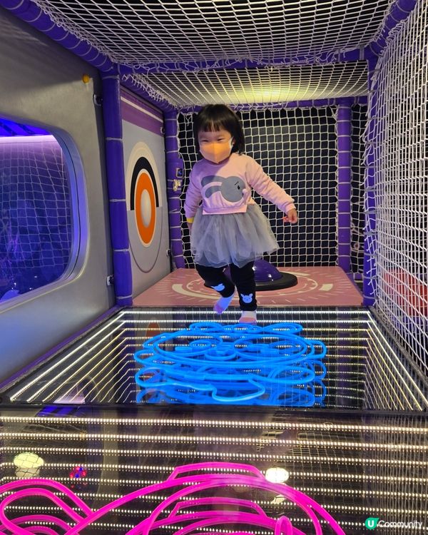 任玩波波池，碰碰車😍