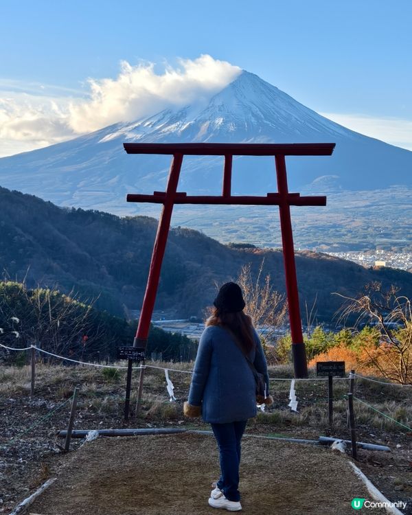 富士遙拜所，同時拍到富士山及鳥居