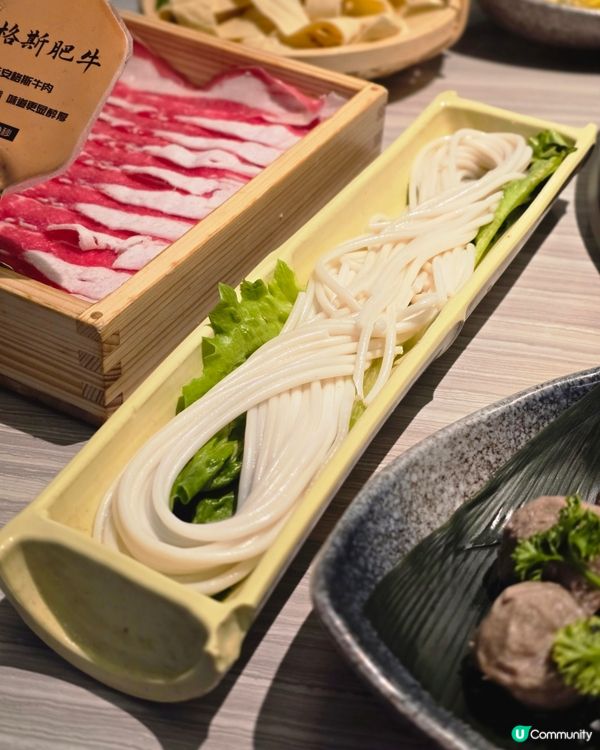 雲南特色的蒸汽石鍋魚