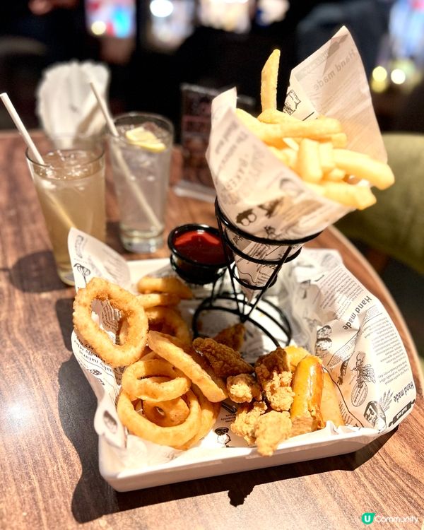 位於旺角朗豪坊❣︎The Sky Bar❣︎係一間西式酒吧餐...