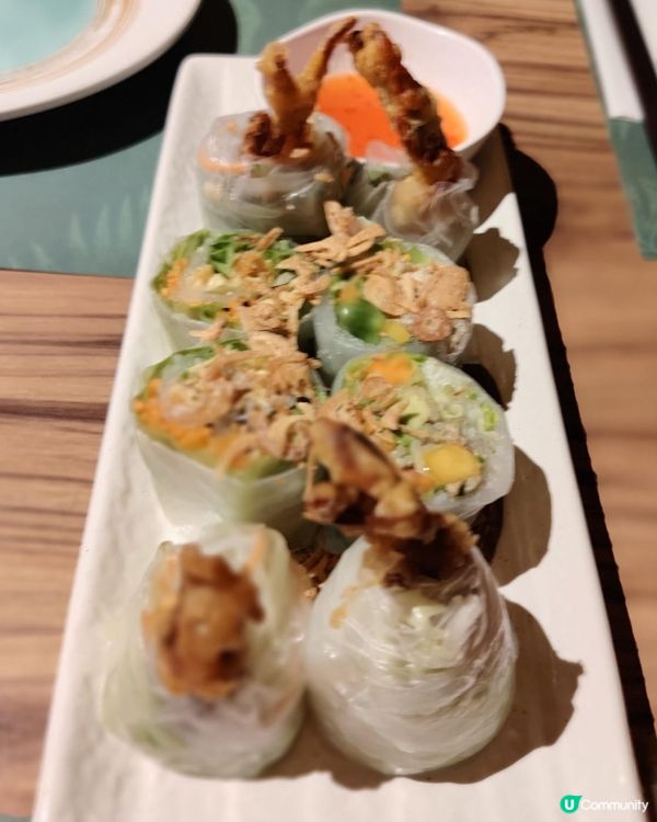 軟殼蟹牛油果米紙卷