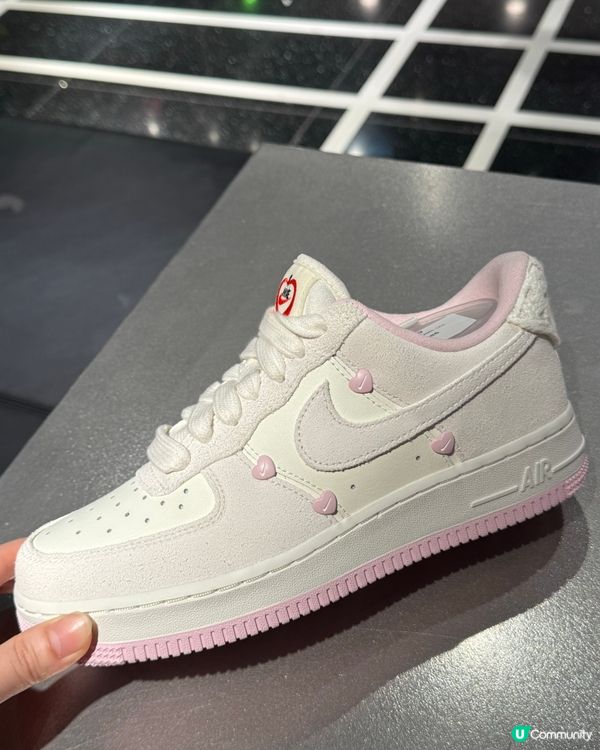 Nike最新情人節版Air FORCE 1又真係幾好睇