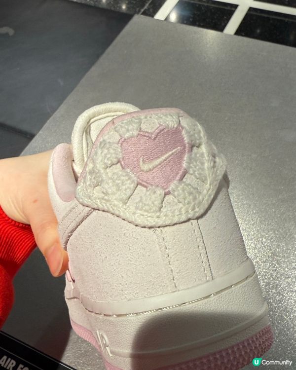 Nike最新情人節版Air FORCE 1又真係幾好睇