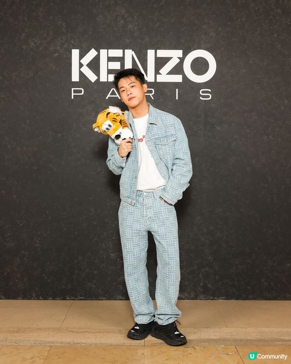 巴黎男裝周直擊 姜濤全黑西裝型
格登場