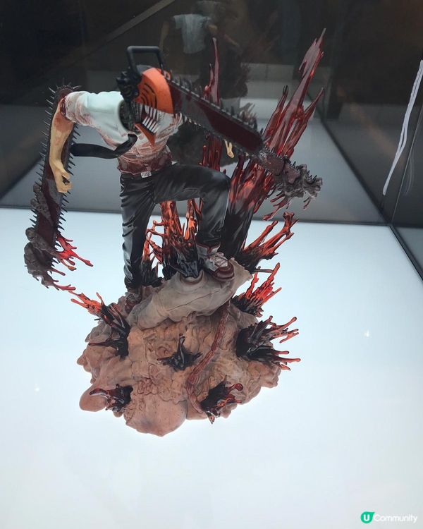 東京漫畫咖啡店內的動漫角色公仔