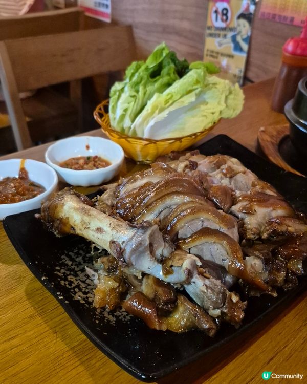 韓國街食到巨量豬手！