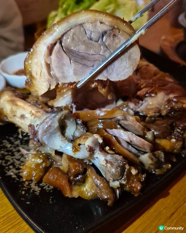 韓國街食到巨量豬手！