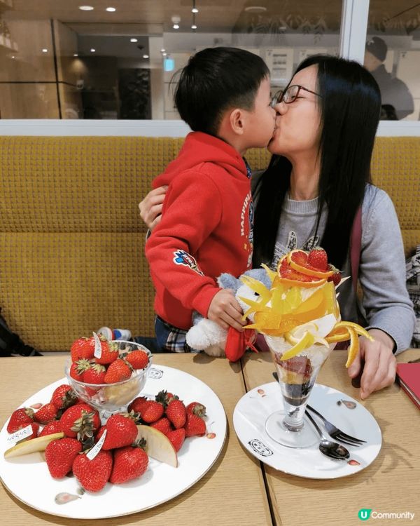 日本的甜品確實令人唾涎三尺, 欲罷不​能, 大小朋友都咁開心...