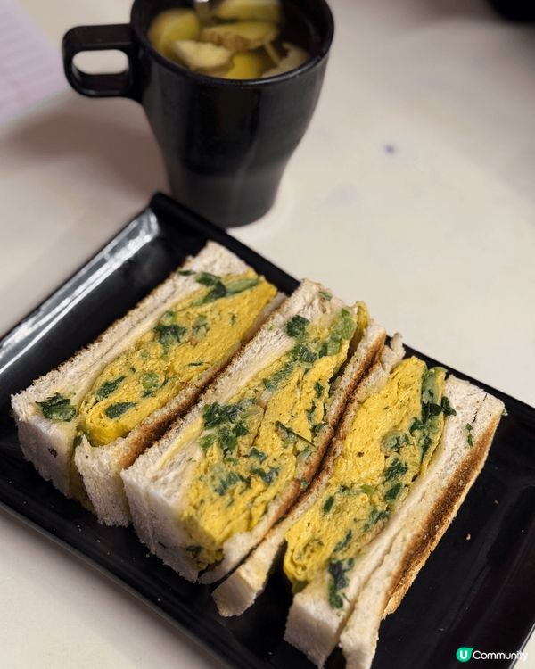 去咗觀塘嘅海潮餐廳食佢哋嘅名物蔥花蛋治烘底，麵包烘到超級脆，...